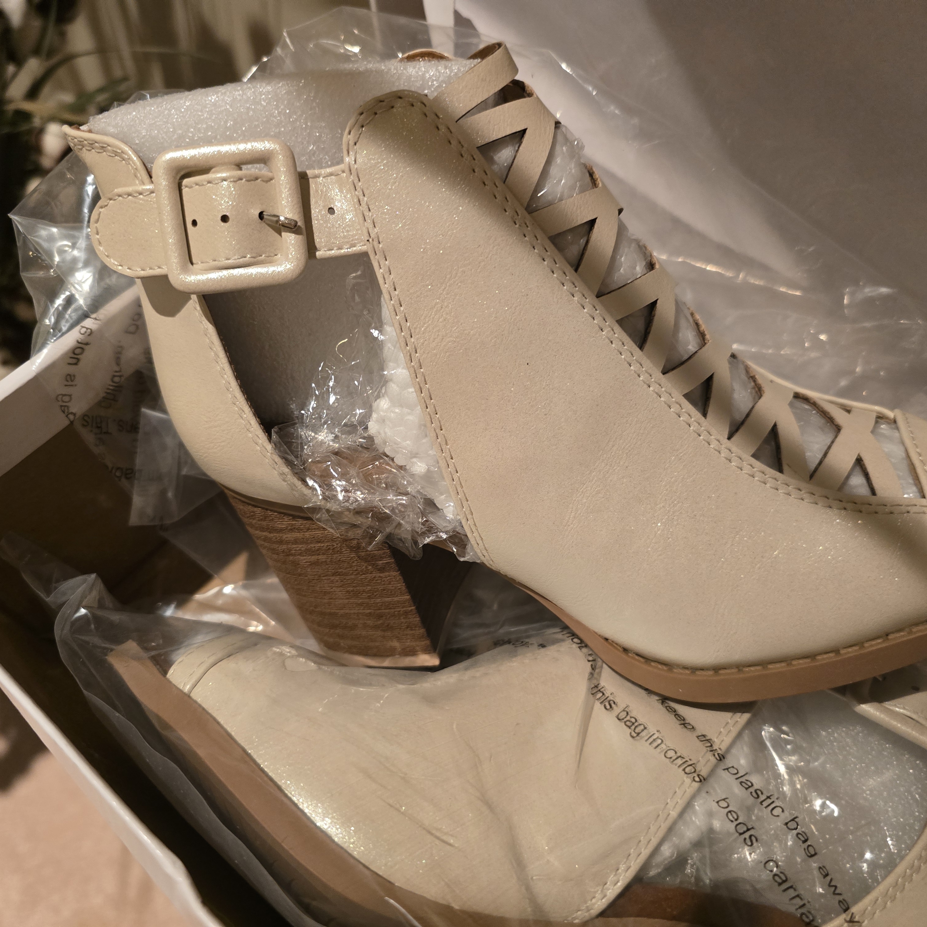 Women's Cream Heeled Sandals